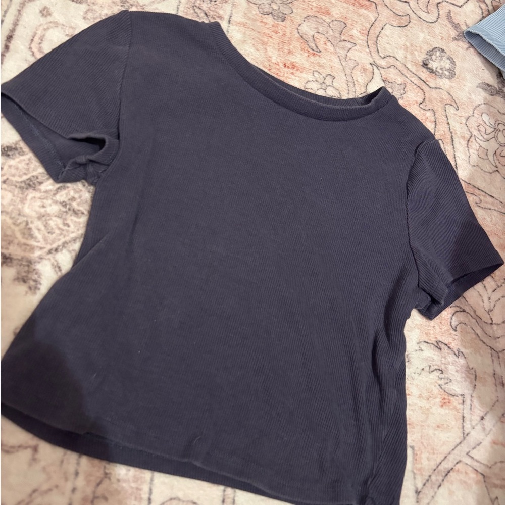 Garage Short Sleeve Tee crop top, size m, very lightly used